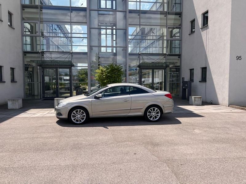 Gebraucht Opel Astra Cabriolet Cosmo 150 PS (110 kW) 2007 Gold Cabrio