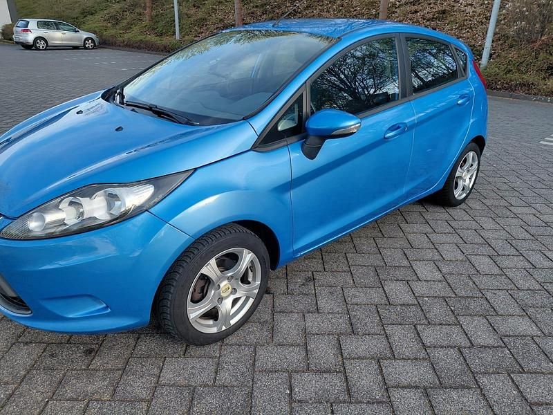 Second-hand Ford Fiesta 2011 Albastru Hatchback