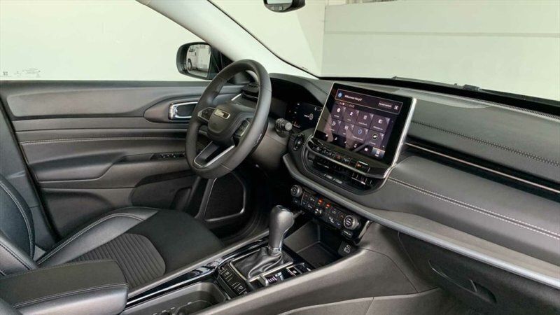 Gebraucht Jeep Compass Limited 190 PS (139 kW) 2022 Schwarz / solidblack / uni SUV