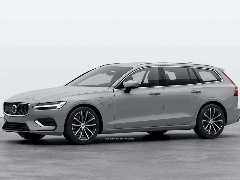 Andere farbe ggf. mit aufpreis Neu 2025 Volvo V60 Kombi | 34.630 € - Bild 1/3