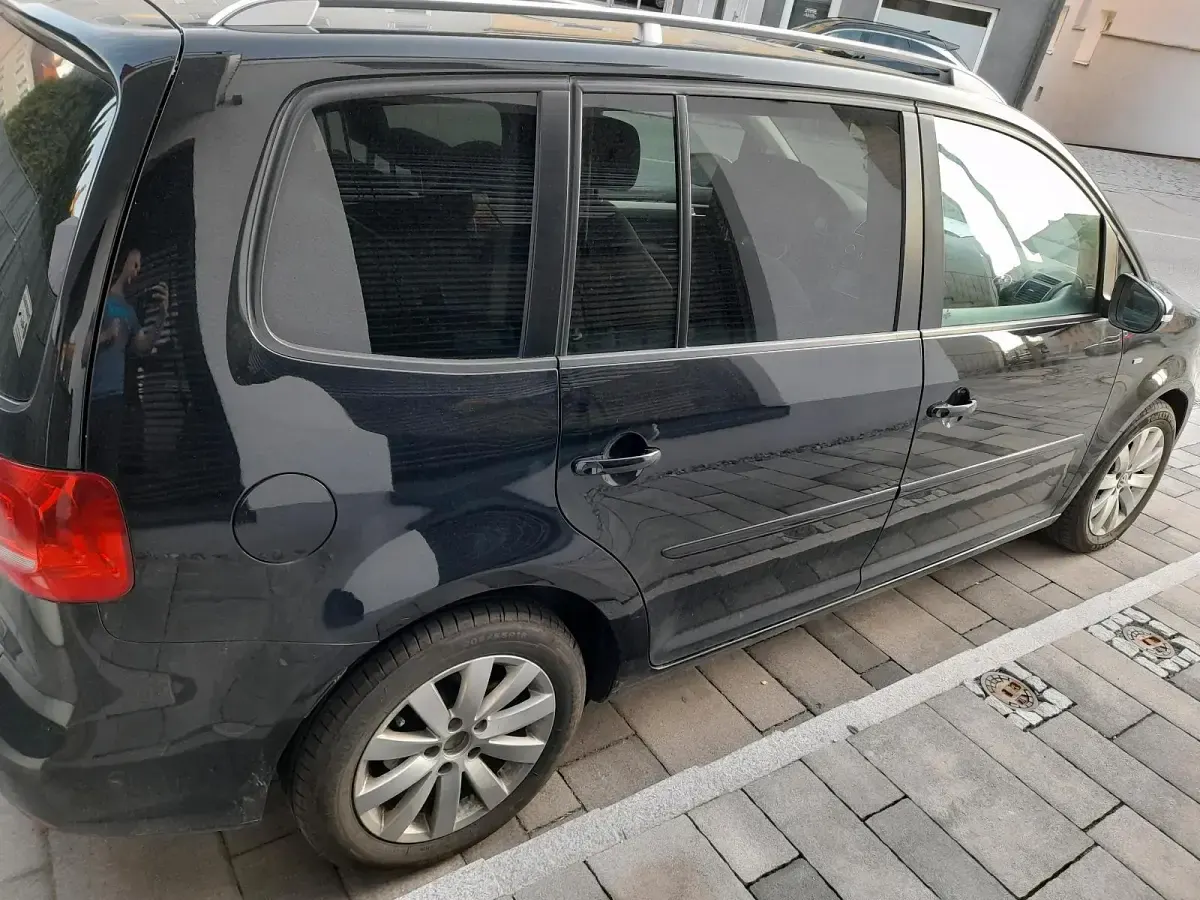 Gebraucht VW Touran 140 PS (102 kW) 2015 Schwarz Van / Kleinbus