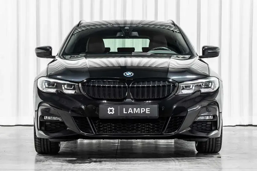 Gebraucht BMW 320e M Sport 204 PS (150 kW) 2022 Schwarz Kombi
