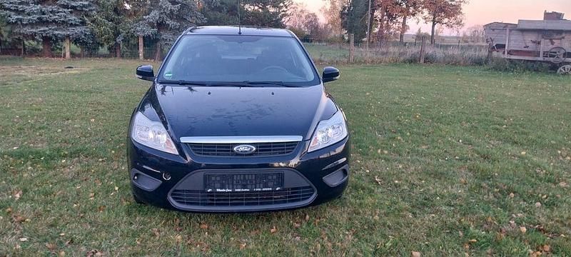 Schwarz Gebraucht 2008 Ford Focus Style Limousine | 2.100 € (Fairer Preis) - Bild 1/4