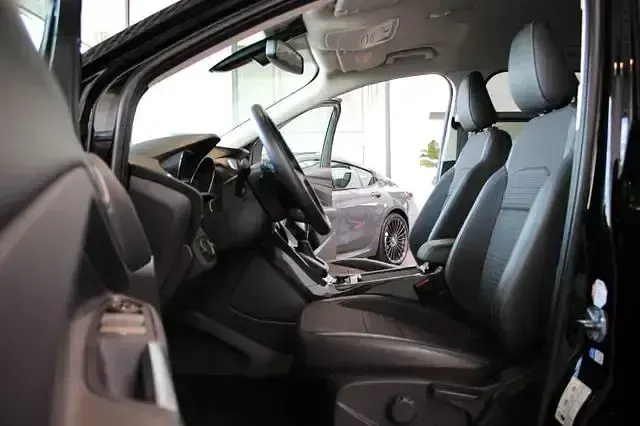 Gebraucht Ford Kuga Titanium 150 PS (110 kW) 2017 Iridiumschwarz metallic SUV