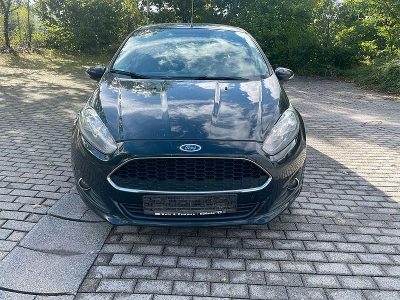 Schwarz Gebraucht 2016 Ford Fiesta Kleinwagen | 4.499 € (Superpreis) - Bild 1/4