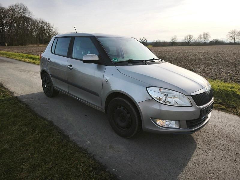 Gebraucht Skoda Fabia 105 PS (77 kW) 2012 Gelb Kleinwagen