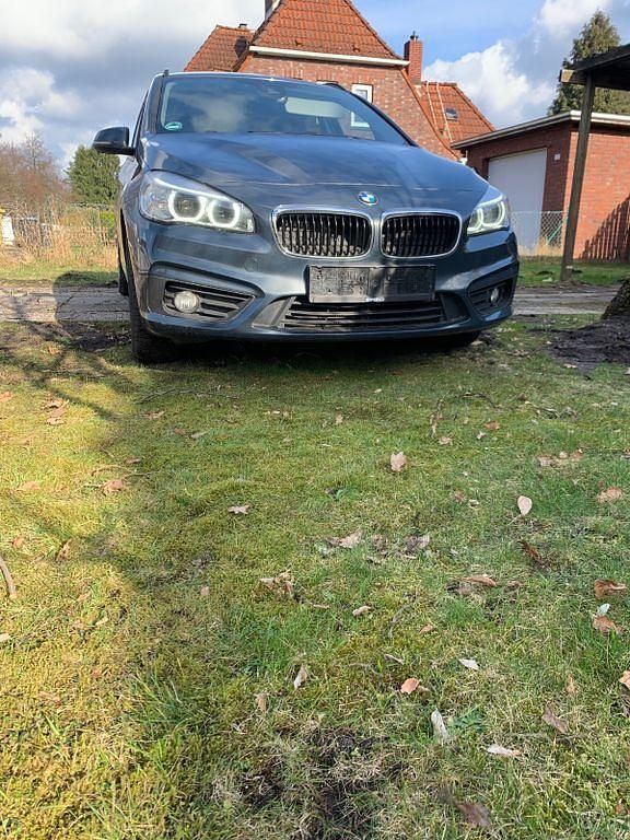 Gebraucht BMW 216 116 PS (85 kW) 2016 Grau Van / Kleinbus