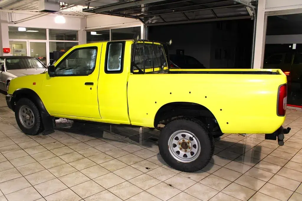 Gebraucht Nissan King 103 PS (75 kW) 1999 Gelb Pickup