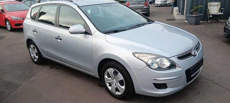 Silber Gebraucht 2010 Hyundai i30 Edition+ Kombi | 2.890 € (Guter Preis) - Bild 1/4