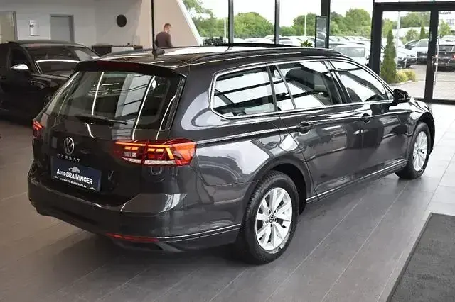 Gebraucht VW Passat Business 150 PS (110 kW) 2021 Grau Kombi