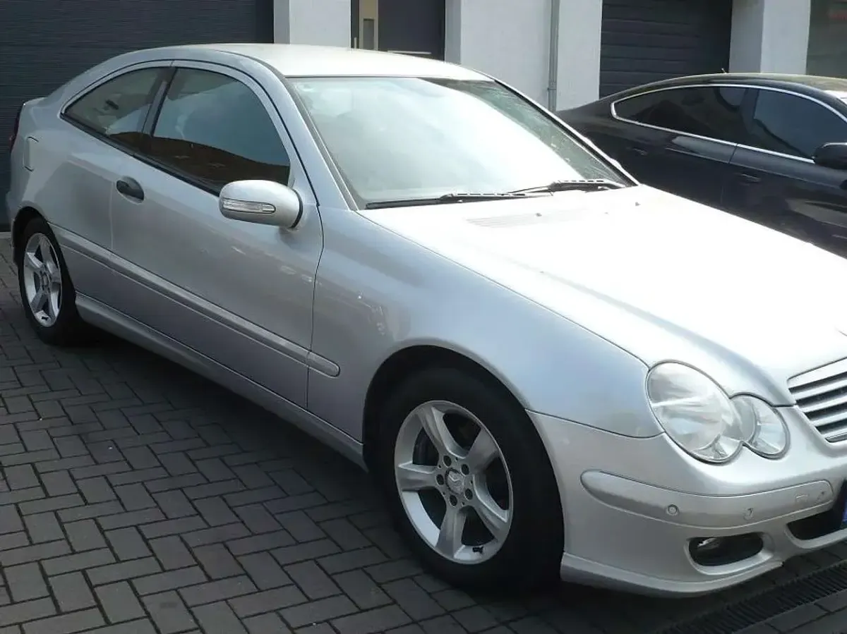 Gebraucht Mercedes C180 143 PS (105 kW) 2008 Silber Coupé