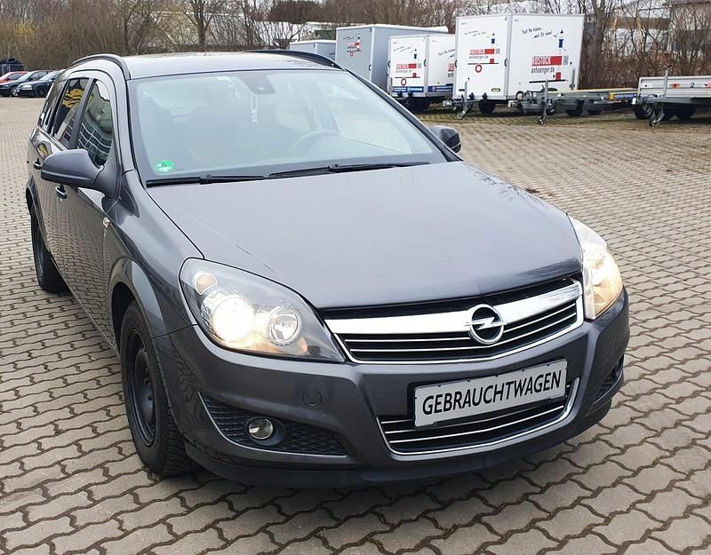 Gebraucht Opel Astra Edition 140 PS (102 kW) 2010 Grau Kombi