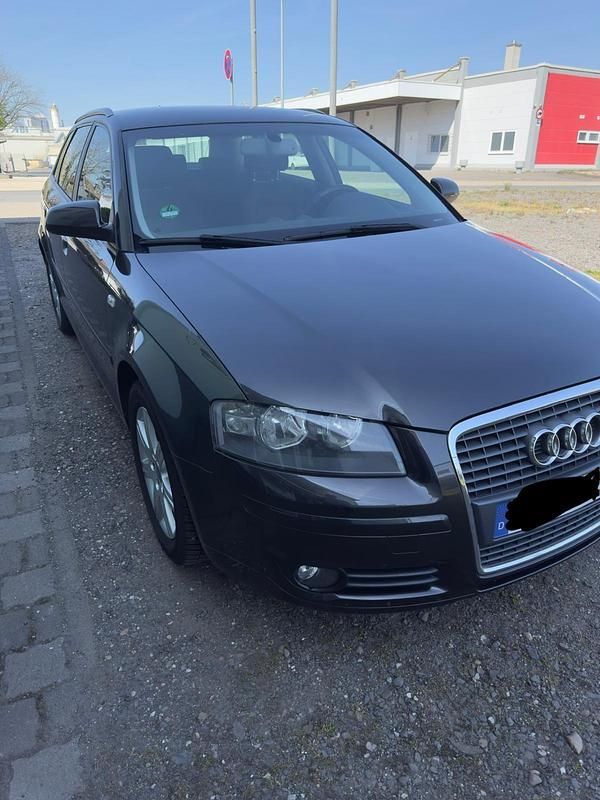 Grau Gebraucht 2006 Audi A3 Ambition Kleinwagen | 4.500 € (Etwas zu teuer) - Bild 1/4