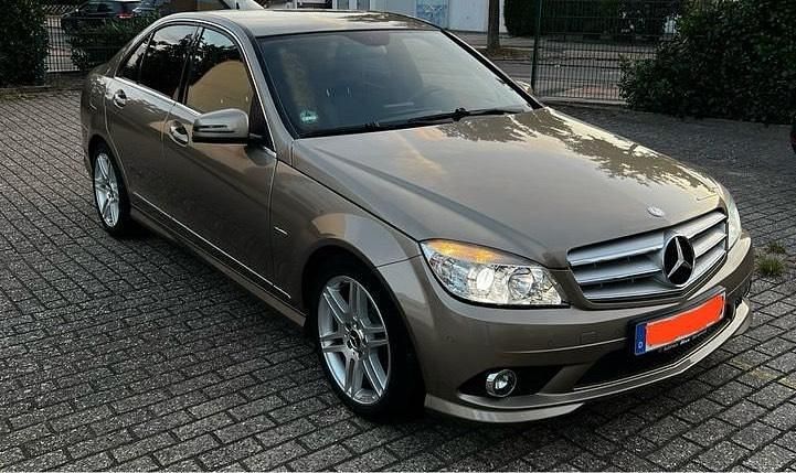 Gold Gebraucht 2011 Mercedes C250 AMG Limousine | 13.000 € (Etwas zu teuer) - Bild 1/4