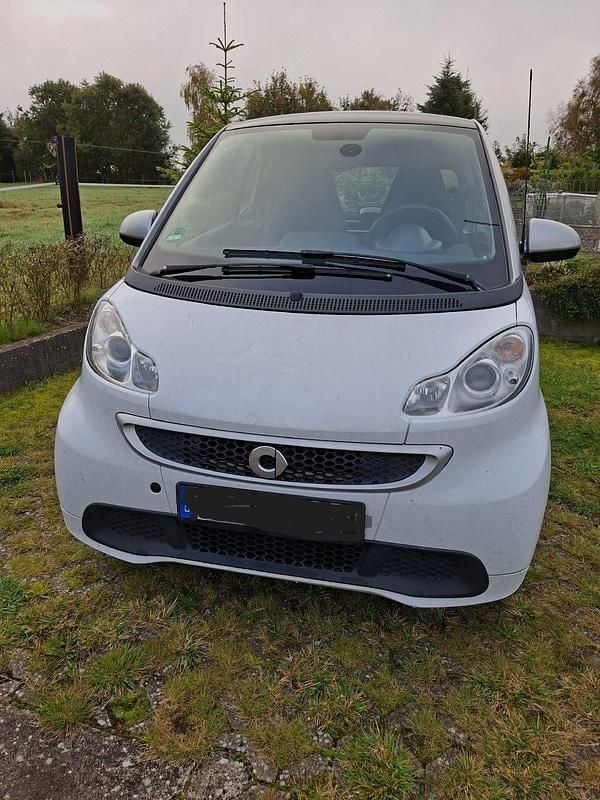 Weiß Gebraucht 2014 Smart ForTwo Coupé Kleinwagen | 4.000 € (Guter Preis) - Bild 1/4