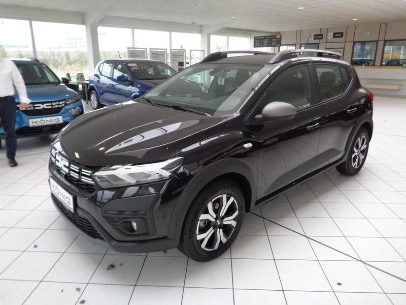 Schwarz Gebraucht 2023 Dacia Sandero Expression Kleinwagen | 19.799 € (Etwas zu teuer) - Bild 1/4