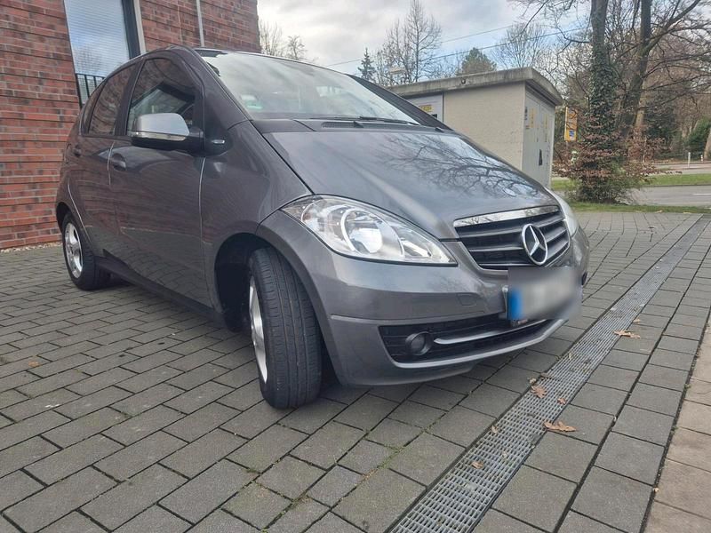Gebraucht Mercedes A160 95 PS (69 kW) 2009 Grau Limousine