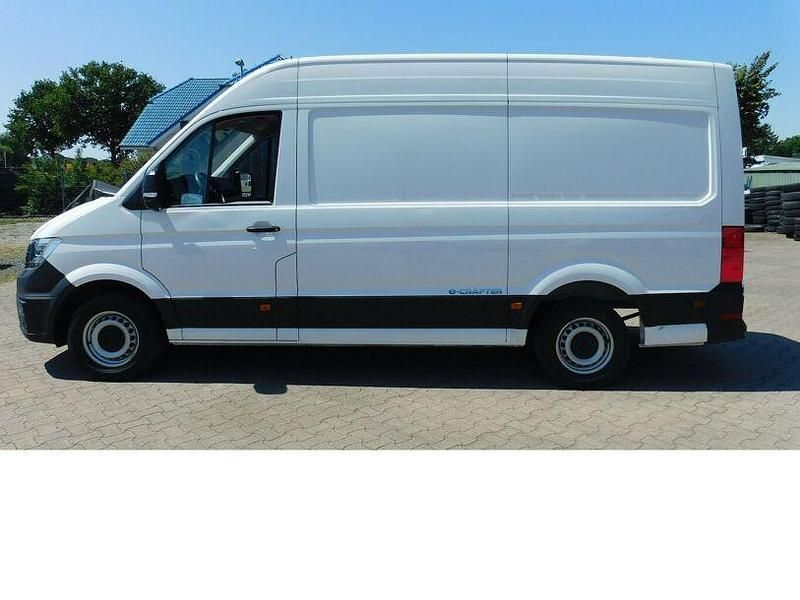Weißweiß Gebraucht 2021 VW e-Crafter Van | 16.990 € (Guter Preis) - Bild 1/4
