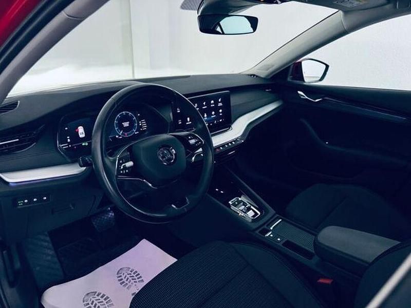 Second-hand Skoda Octavia Ambition 131 CP (96 kW) 2021 Roșu Berlinǎ