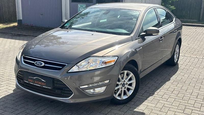 Braun Gebraucht 2013 Ford Mondeo Limousine | 5.900 € (Superpreis) - Bild 1/4
