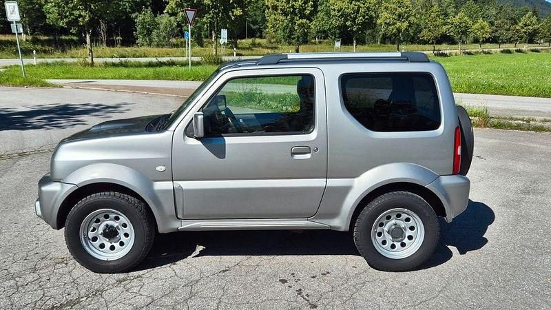 Beige Gebraucht 2018 Suzuki Jimny Style SUV | 19.800 € (Fairer Preis) - Bild 1/4