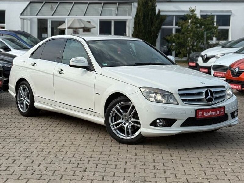 Weiß Gebraucht 2007 Mercedes C230 Avantgarde Limousine | 7.300 € (Fairer Preis) - Bild 1/4