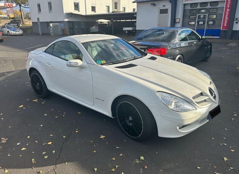 Weiß Gebraucht 2005 Mercedes SLK200 Cabrio | 6.900 € (Fairer Preis) - Bild 1/3