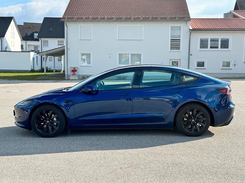 Gebraucht Tesla Model 3 Standard Range 208 kW (283 PS) 2024 Blau Limousine
