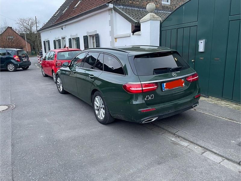 Gebraucht Mercedes E300 245 PS (180 kW) 2020 Grün Kombi