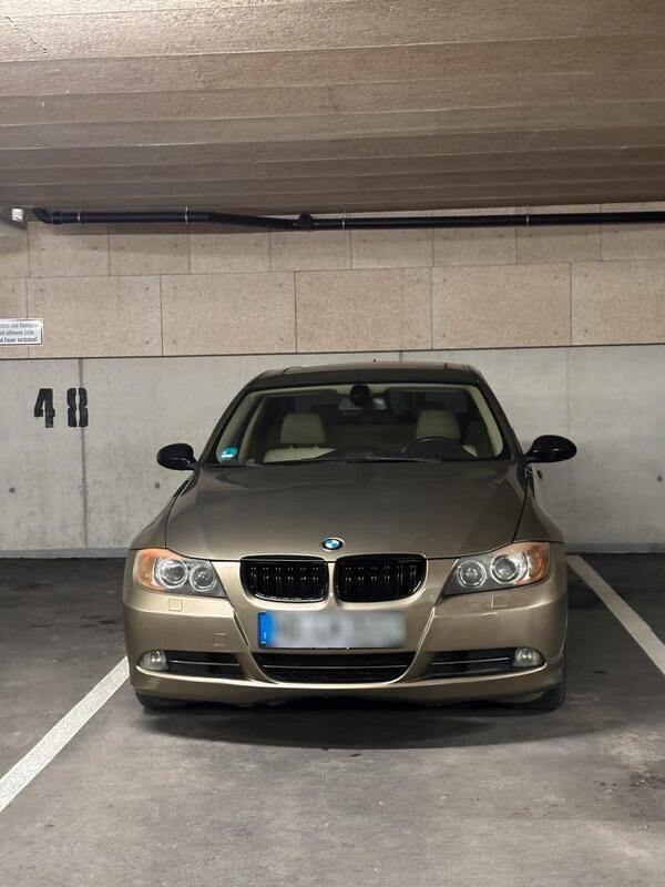 Braun Gebraucht 2006 BMW 330 Limousine | 4.000 € (Superpreis) - Bild 1/4
