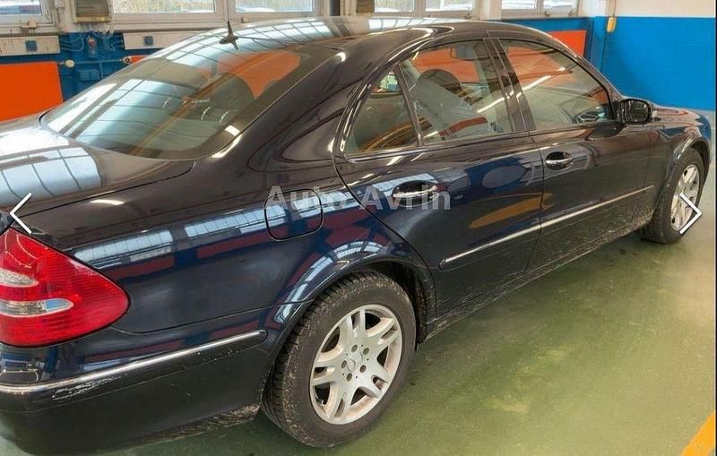 Gebraucht Mercedes E240 Elegance 177 PS (130 kW) 2004 Schwarz Limousine