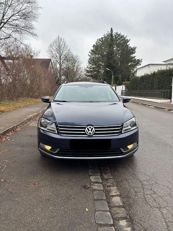 Gebraucht VW Passat Edition 160 PS (117 kW) 2014 Blau Kombi