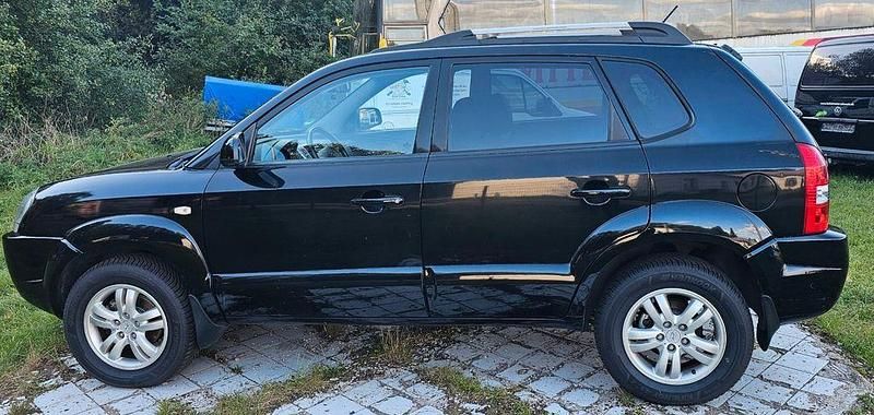 Schwarz Gebraucht 2006 Hyundai Tucson GLS SUV | 3.700 € (Etwas zu teuer) - Bild 1/4