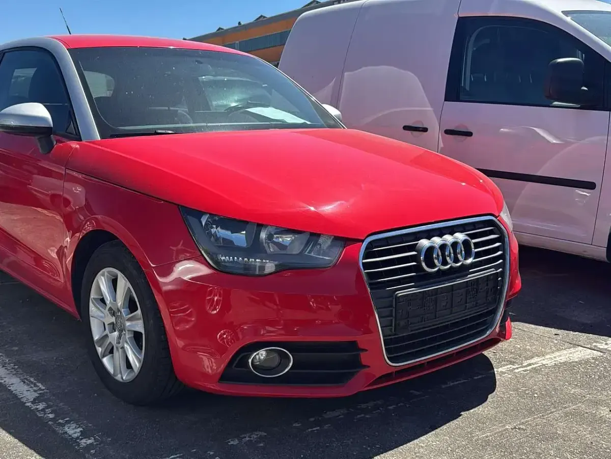 Gebraucht Audi A1 Attraction 86 PS (63 kW) 2011 Misanorot perleffekt Kleinwagen