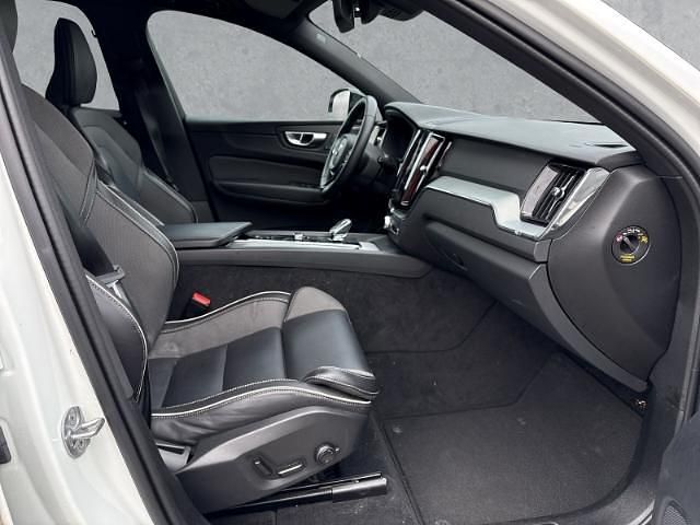 Gebraucht Volvo XC60 Plus 197 PS (144 kW) 2023 Weiss SUV