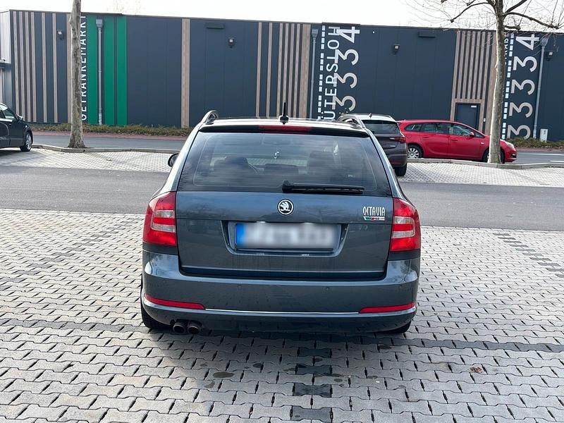 Gebraucht Skoda Octavia vRS 170 PS (125 kW) 2009 Grau Kombi