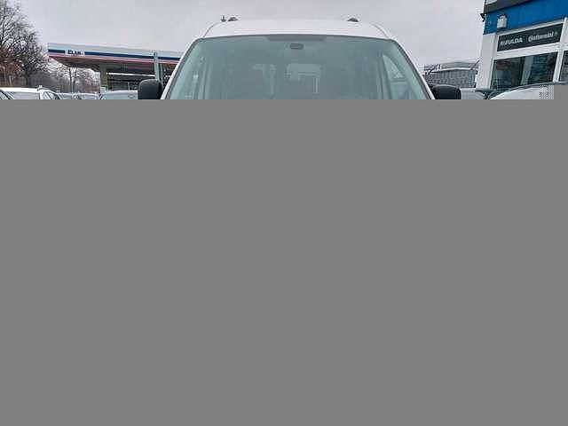 Second-hand VW Caddy Maxi 102 CP (75 kW) 2012 Alb Monovolum