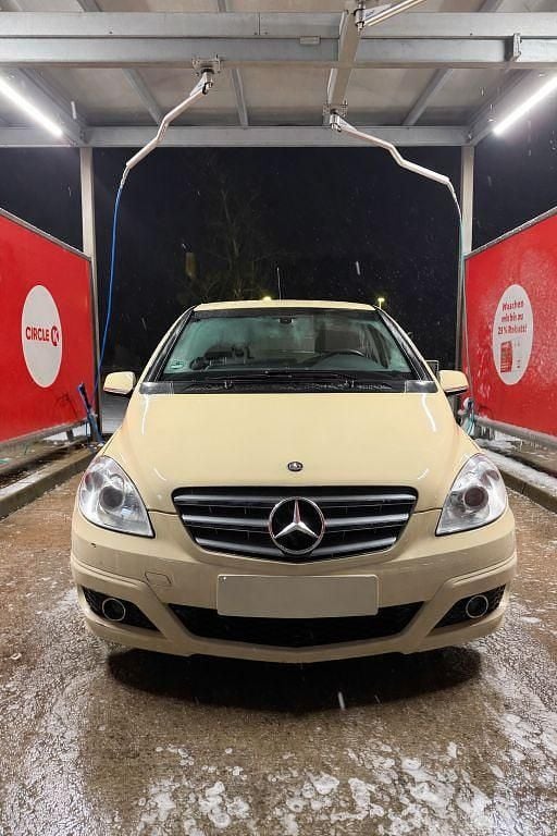 Beige Gebraucht 2008 Mercedes B180 Van / Kleinbus | 4.850 € (Guter Preis) - Bild 1/4