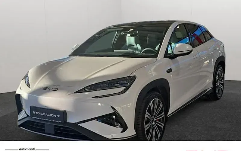 Używany BYD Sealion 7 389 kW (530 KM) 2026 Biały SUV