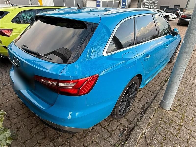 Gebraucht Audi A4 S-Line 163 PS (119 kW) 2022 Blau Kombi