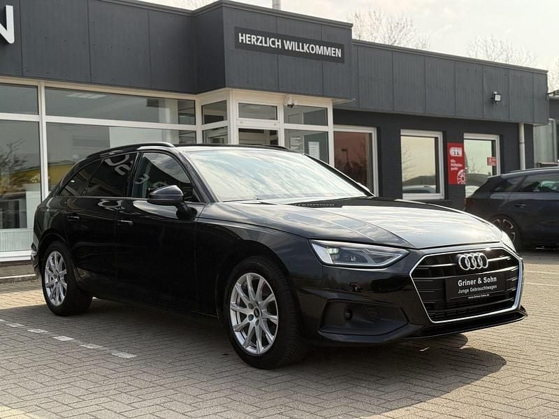 Gebraucht Audi A4 Ambiente 150 PS (110 kW) 2022 Schwarz Kombi
