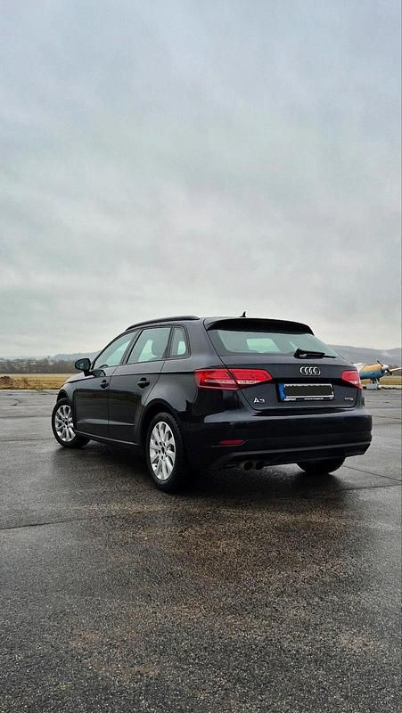 Gebraucht Audi A3 150 PS (110 kW) 2018 Schwarz Limousine