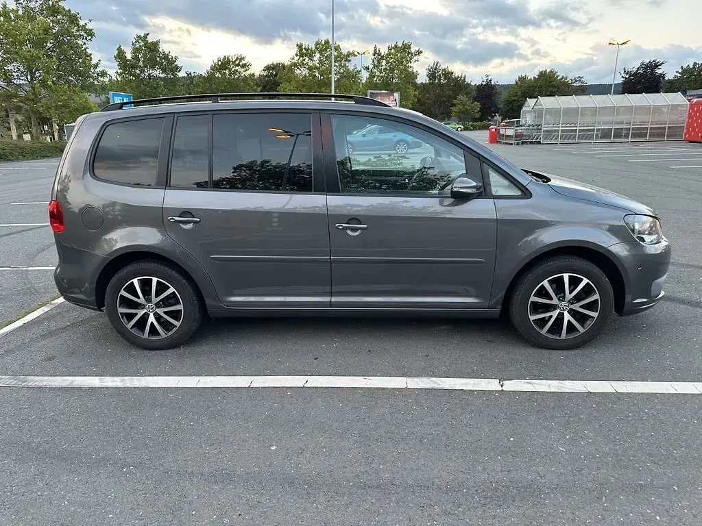 Gebraucht VW Touran 140 PS (102 kW) 2011 Schwarz Van / Kleinbus