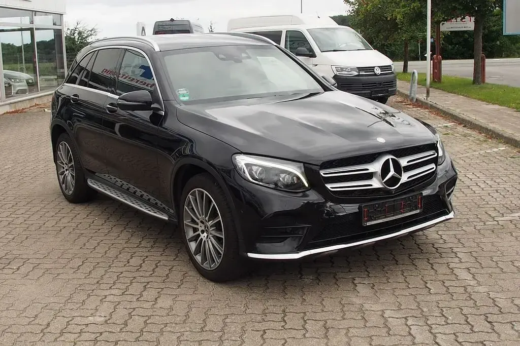 Gebraucht Mercedes GLC250 AMG line 211 PS (155 kW) 2017 Schwarz SUV