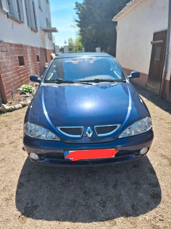 Blau Gebraucht 2002 Renault Mégane Cabriolet Expression Cabrio | 1.400 € (Superpreis) - Bild 1/4