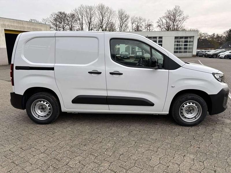 Neu Opel Combo Edition 102 PS (75 kW) 2025 Kaolin weiß Van / Kleinbus