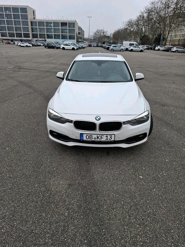 Gebraucht BMW 320 184 PS (135 kW) 2017 Weiß Limousine