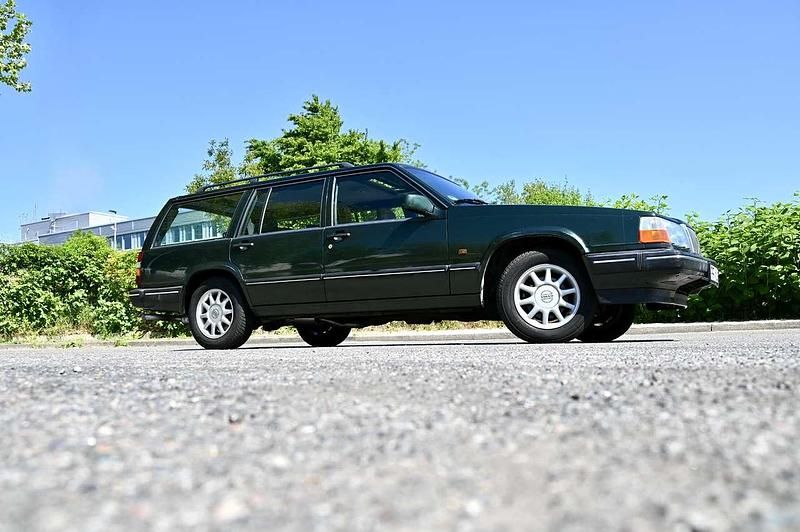 Grün Gebraucht 1995 Volvo 940 Kombi | 2.995 € - Bild 1/4