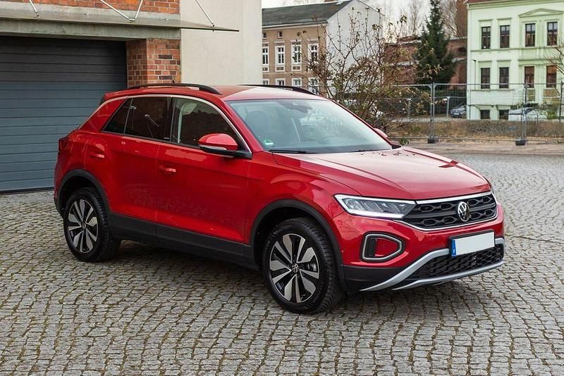 Gebraucht VW T-Roc Move 150 PS (110 kW) 2024 Rot SUV
