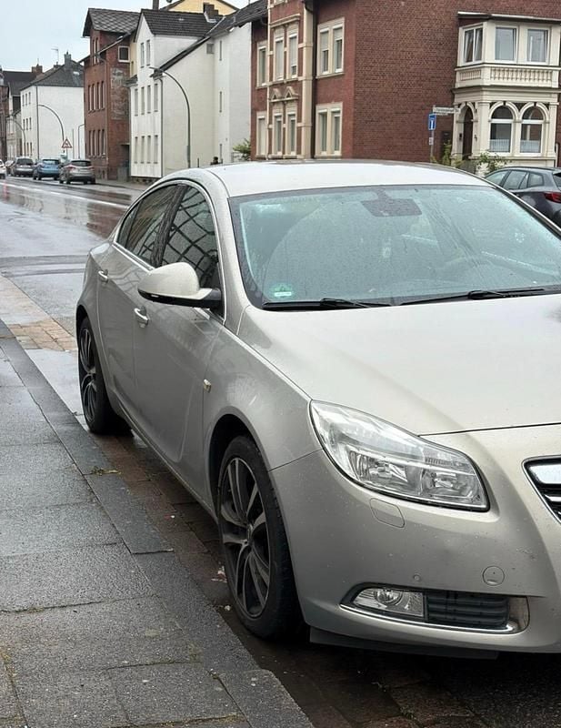 Grau Gebraucht 2008 Opel Insignia Limousine | 4.200 € (Guter Preis) - Bild 1/4